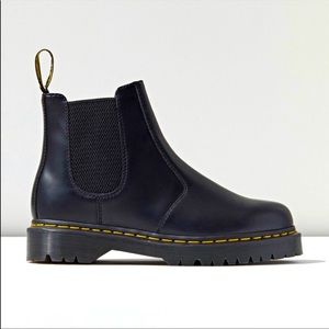 Dr. Martens 2976 Bex Chelsea Boots